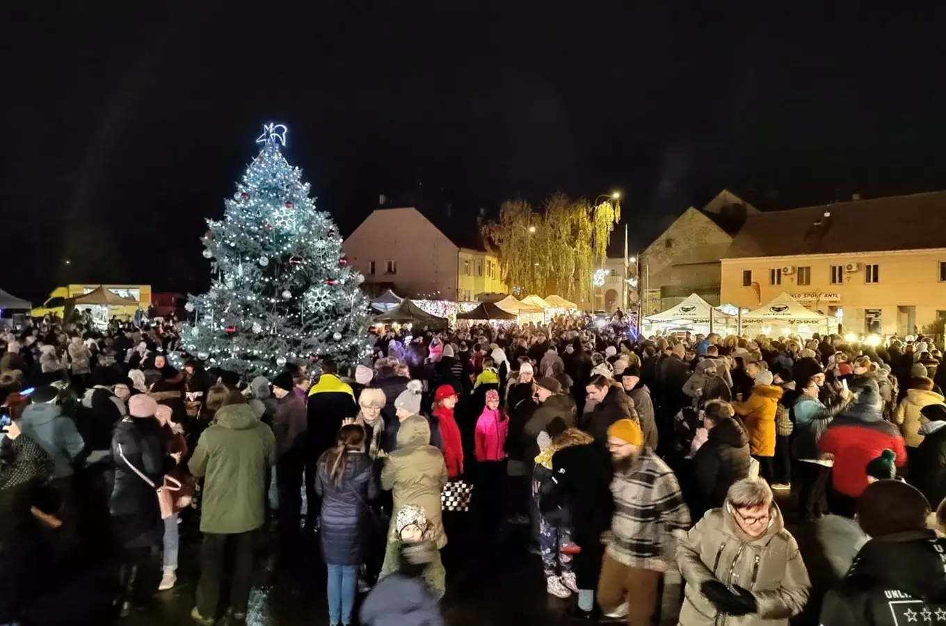 Rozsvěcení vánočního stromu v Miroslavi 2026