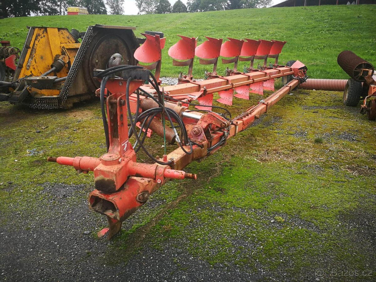 Pluh Kverneland PB 100 -7 Vario