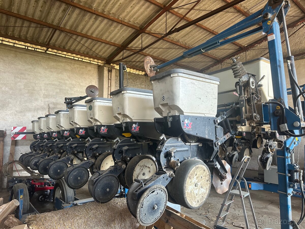 Secí stroj Kinze 3500