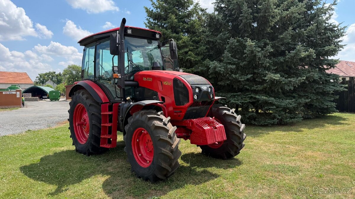 traktor Bělorus 1523